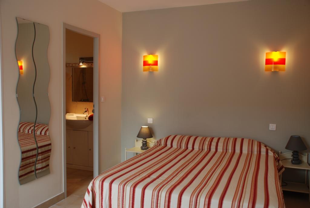 Au Bon Penequet Bed and Breakfast Pujaut Eksteriør billede